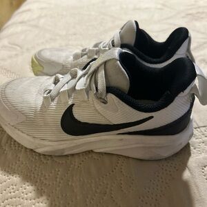 Nike Star Runner 4 White Black Kids Preschool Running Size 11.5